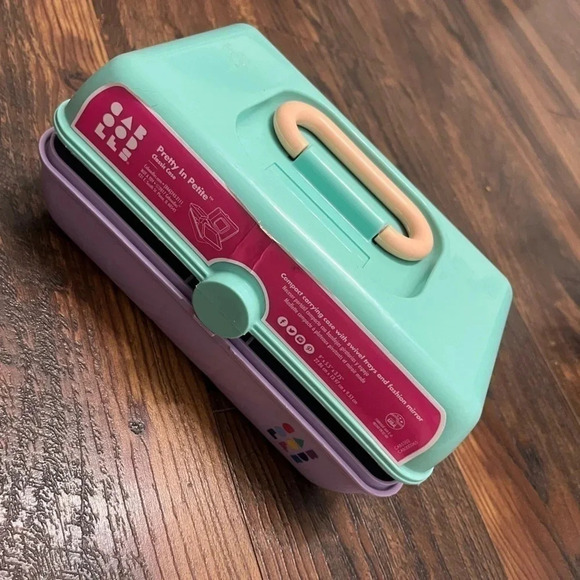 Caboodles On-The-Go Girl Stay Retro Make Up Case - Picture 2 of 7